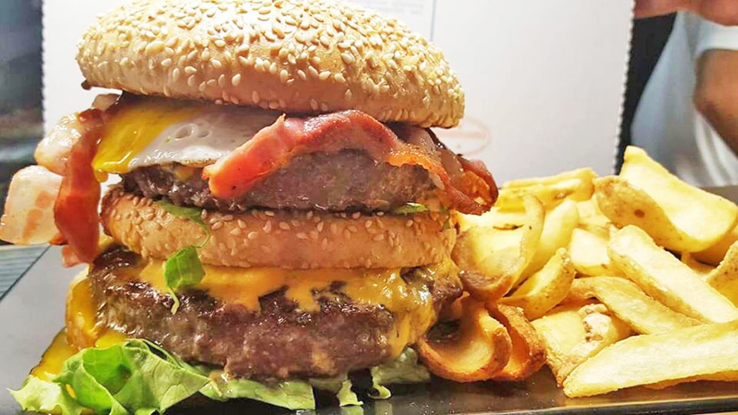 6124ca08-4e12-436d-8554-7307fcc91c3a Hamburger pizzeria Arcore Spacca Napoli Arcore
