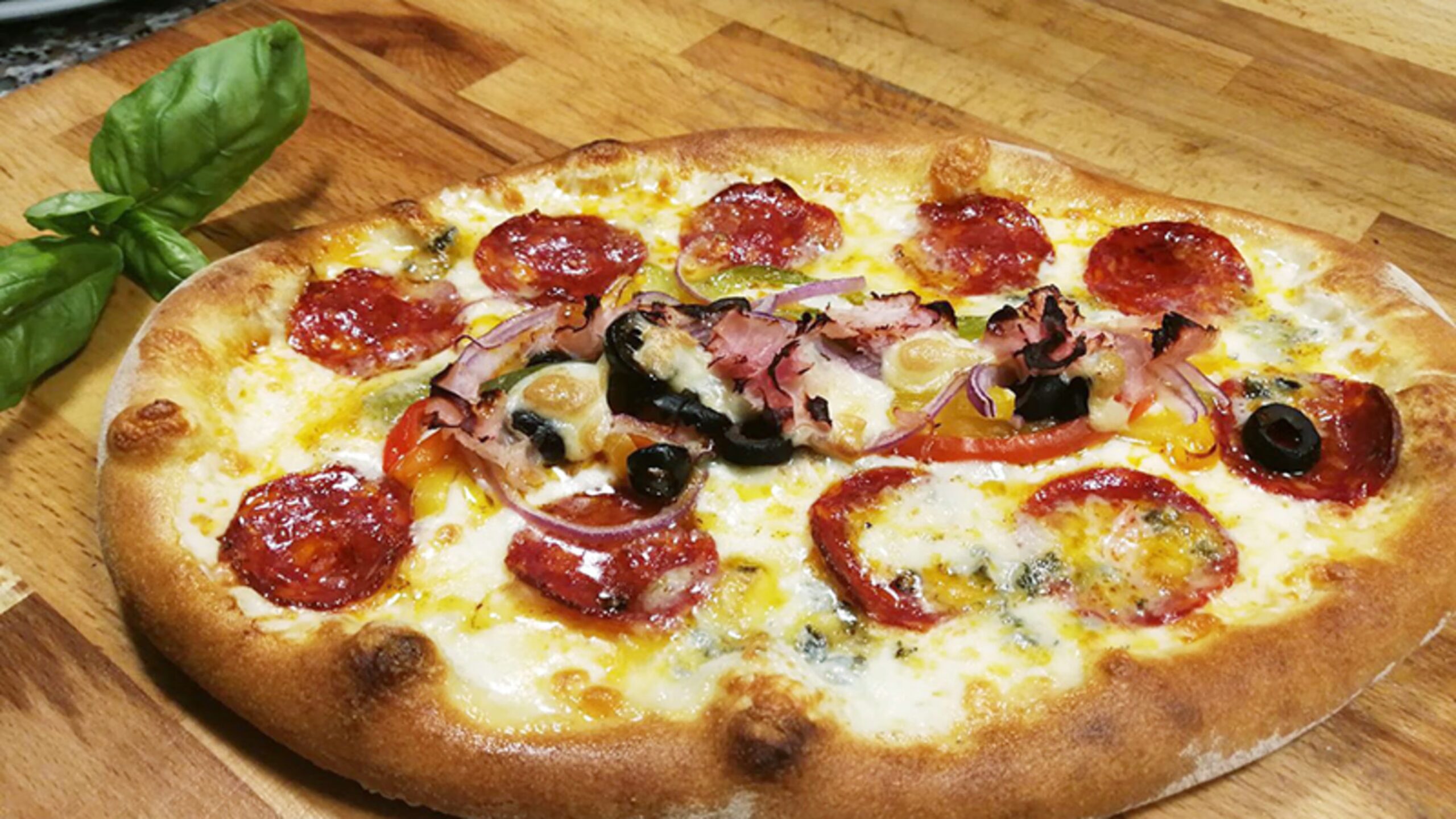 74535d0d-5fcf-406c-b353-c0f8c34aa92c Pizza tradizionale tonda al trancio spacca napoli arcore